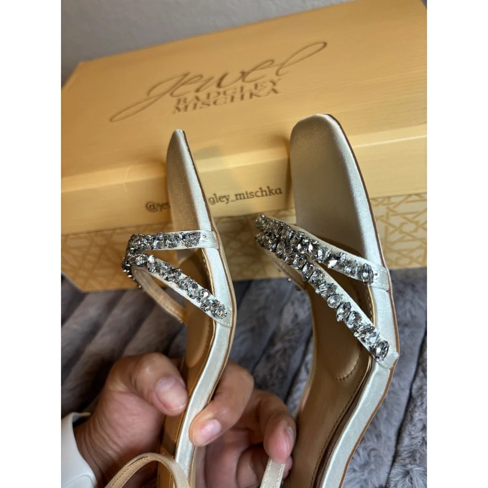 Jewel Badgley Mischka Nayla Sandals Women 6.5 Ivory Satin Rhinestone Kitten Heel
